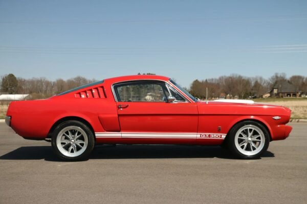 1965 Ford Mustang Fastback 5 Speed - Image 14